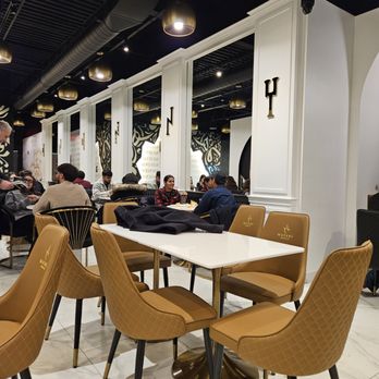 Matari Coffee - Seating Area - Coffee & Tea Near Me - Lombard, Illinois