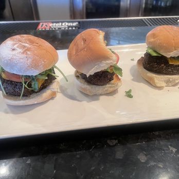 Sullivan's Steakhouse - SULLIVAN'S SIGNATURE BEEF BURGER - Steakhouses Near Me - Baton Rouge, Louisiana