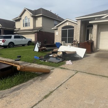 Real Property Management Preferred - Trashed Front Yard. - Property Management Near Me - Houston, Texas