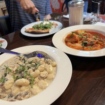 Aroma Italia - Gnocchi Gorgonzola & Beef Short Rib Tortellacci - Pizza Near Me - Honolulu, Hawaii Aroma Italia - Gnocchi Gorgonzola & Beef Short Rib Tortellacci - Pizza Near Me - Honolulu, Hawaii