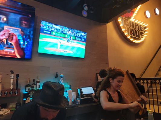 Gamehaus New York - Sports Bar, Beer Hall, Food & Games by null