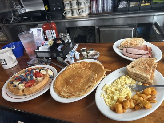 Lindy's Diner by null