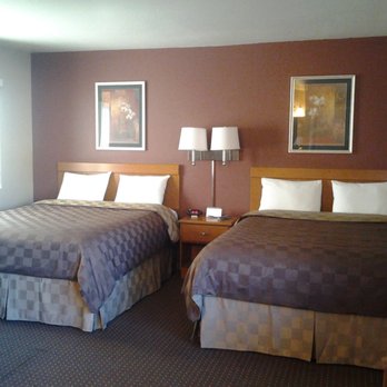 Maple Leaf Motel - One of our two bed queen rooms - Hotels Near Me - Shady Cove, Oregon