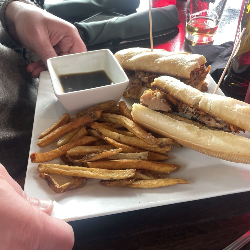 Tuque’s Bar and Grill - French dip - American Near Me - Snowshoe, West Virginia Tuque’s Bar and Grill - French dip - American Near Me - Snowshoe, West Virginia