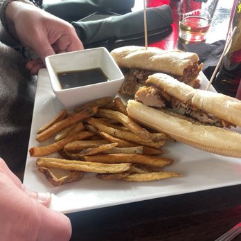 Tuque’s Bar and Grill - French dip - American Near Me - Snowshoe, West Virginia Tuque’s Bar and Grill - French dip - American Near Me - Snowshoe, West Virginia
