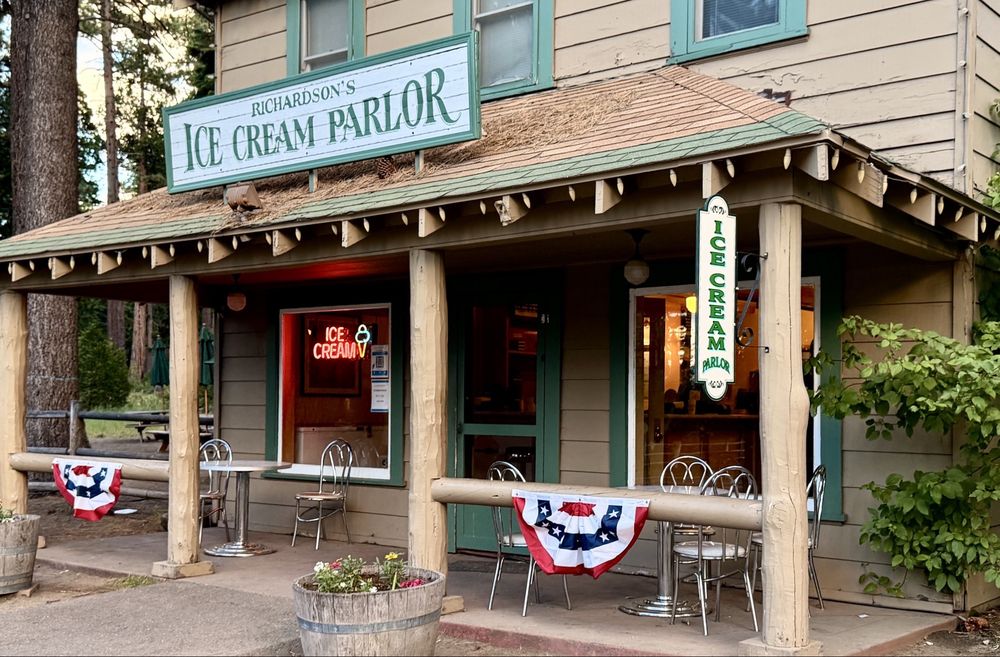 Camp Richardson's Ice Cream Parlor Logo