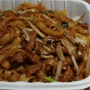 HiTEA Cafe - Beef chowfun. Soft & chew noodle (a big plus). Comparable size and taste to other restaurants. Beef quantity is okay. Tasty. - Bubble Tea Near Me - Honolulu, Hawaii