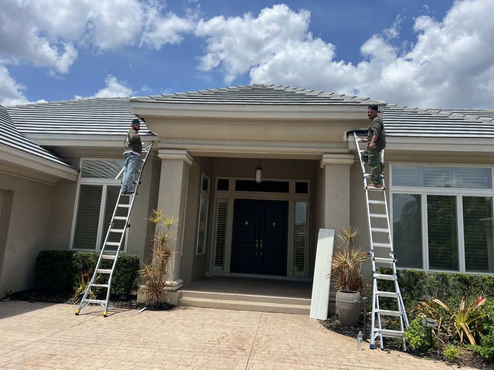 Slide of Roofing Reina