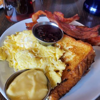Oak Hill Post - French Toast Breakfast - New American Near Me - Pittsburgh, Pennsylvania