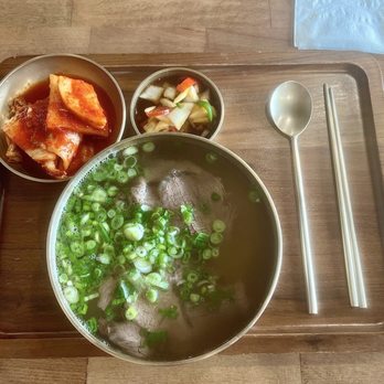 Gomtangjip - Gomtang with complimentary kimchi and pickled veggies - Korean Near Me - Palisades Park, New Jersey Gomtangjip - Gomtang with complimentary kimchi and pickled veggies - Korean Near Me - Palisades Park, New Jersey