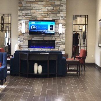 Garner Hotel - Tv in lobby - Hotels Near Me - Butte, Montana Garner Hotel - Tv in lobby - Hotels Near Me - Butte, Montana