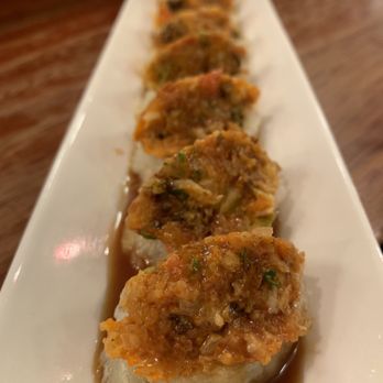 Tanoshi - Soft Shell Crab Roll - Sushi Bars Near Me - Chicago, Illinois