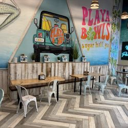 Playa Bowls - Indoor seating