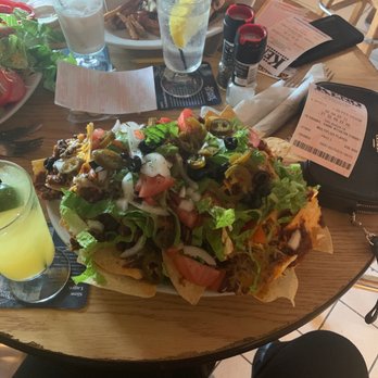 American Graffiti - Ultimate nachos and keno - American Near Me - Lunenburg, Massachusetts
