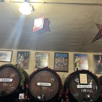 Antigua Casa de Guardia - Vermut, Moscatel and Parajete - Wine Tasting Room Near Me - Málaga, Massachusetts Antigua Casa de Guardia - Vermut, Moscatel and Parajete - Wine Tasting Room Near Me - Málaga, Massachusetts