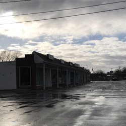 Yarmouth plaza you'll find Yarmouth house pizza