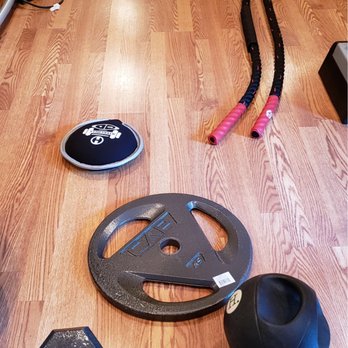 SW Fitness - Yeah, 25, 15, or 45 lb plates. Battle Ropes, trx, you name it, it's there! - Trainers Near Me SW Fitness - Yeah, 25, 15, or 45 lb plates. Battle Ropes, trx, you name it, it's there! - Trainers Near Me