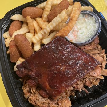 Pierce's Pitt Bar-B-Que - Barbeque Near Me - Williamsburg, Virginia