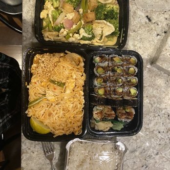 Passion Fin - pad thai, yellow curry, Eel Avocado Roll, Shrimp Tempura Roll - Asian Fusion Near Me - Vienna, Virginia Passion Fin - pad thai, yellow curry, Eel Avocado Roll, Shrimp Tempura Roll - Asian Fusion Near Me - Vienna, Virginia