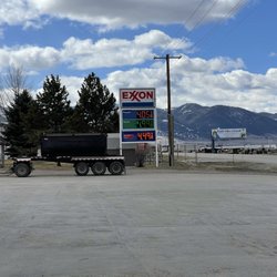Exxon sign with prices