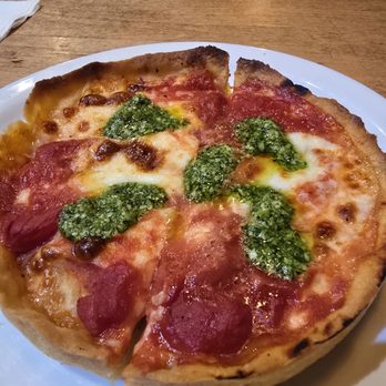 Lou Malnati's Pizzeria - Personal Deep Dish Margherita Pesto - Pizza Near Me - Chicago, Illinois Lou Malnati's Pizzeria - Personal Deep Dish Margherita Pesto - Pizza Near Me - Chicago, Illinois