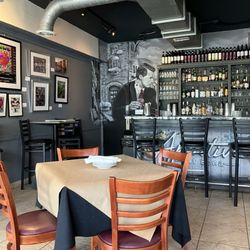 Dom Caruso's Cucina - Inside/and bar