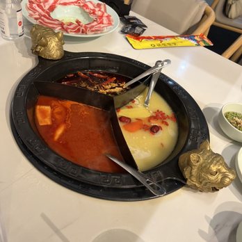 Yuan's Hotpot - The service is very good, the quality of meat is good, and the snacks are average. Focus on good service! - Hot Pot Near Me - Rosemead, California Yuan's Hotpot - The service is very good, the quality of meat is good, and the snacks are average. Focus on good service! - Hot Pot Near Me - Rosemead, California