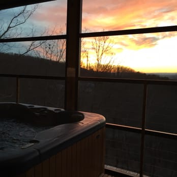 The Iris Inn - Couldn't ask for a better very and the hot tub was so nice during this time a year! - Hotels Near Me - Waynesboro, Virginia The Iris Inn - Couldn't ask for a better very and the hot tub was so nice during this time a year! - Hotels Near Me - Waynesboro, Virginia