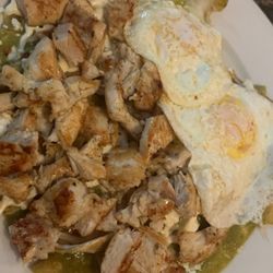 Estrella's Cafe - Chilaquiles verdes
