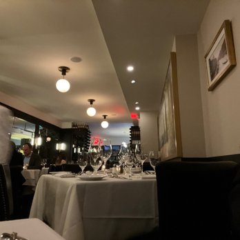 Il Tinello - Atmosphere - Italian Near Me - New York, New York