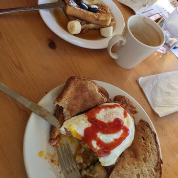 The Brass Buckle - Closed - 73 Photos 132 Reviews - Southern - 204 Main St Greenfield Ma - Restaurant Reviews - Phone Number