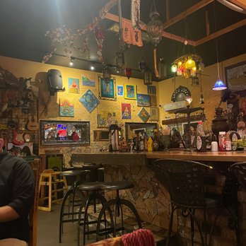 Java Jazz & Soup Nutz - funky decor - Coffee & Tea Near Me - Lahaina, Hawaii