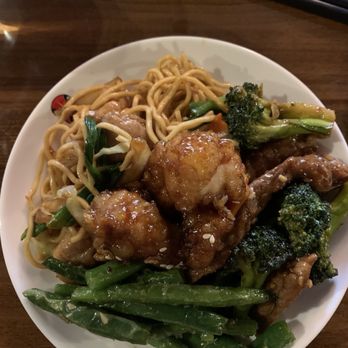 Chiho Bistro - Garlic green beans. Stir Fry w/ Beef Honey Walnut Prawns Stir fry Chow Mein Noodles with Chicken - Noodles Near Me - Seattle, Washington Chiho Bistro - Garlic green beans. Stir Fry w/ Beef Honey Walnut Prawns Stir fry Chow Mein Noodles with Chicken - Noodles Near Me - Seattle, Washington