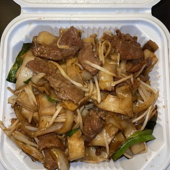 New Moon Restaurant - 159. Beef Chow Fun - Chinese Near Me - San Ramon, California