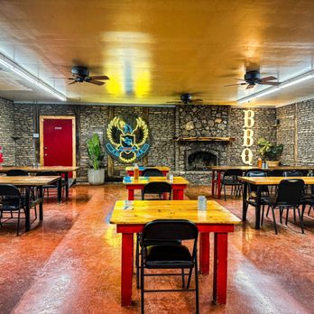 Lum's - Indoor seating - Barbeque Near Me - Junction, Texas Lum's - Indoor seating - Barbeque Near Me - Junction, Texas