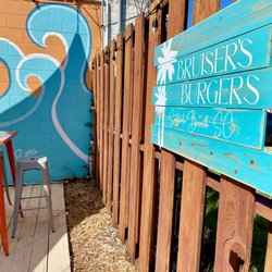 Bruiser's Burgers - Outdoor patio area