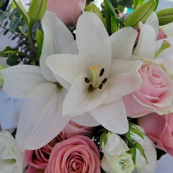 California Flowers - Bouquet by Paola - Florists Near Me - Los Angeles, California California Flowers - Bouquet by Paola - Florists Near Me - Los Angeles, California