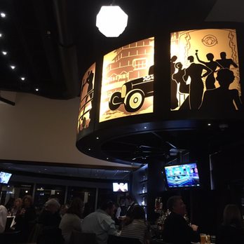 Harry & Izzy's - Bar area - Steakhouses Near Me - Indianapolis, Indiana