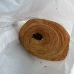 Huxdotter Coffee - Chocolate croissant