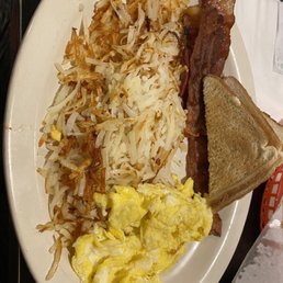 Bacon, Eggs, hash browns & toast