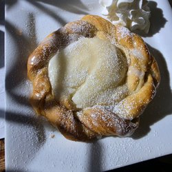Boulevard Family Restaurant - Cheese Danish