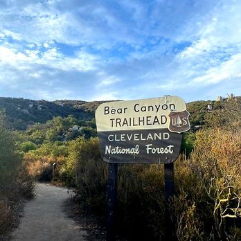 Sitton Peak - Entrance to Sitton Peak Truck Trail - Hiking Near Me - Lake Elsinore, California Sitton Peak - Entrance to Sitton Peak Truck Trail - Hiking Near Me - Lake Elsinore, California