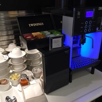 British Airways Lounge - Coffee machine - Airport Lounges Near Me - Houston, Texas British Airways Lounge - Coffee machine - Airport Lounges Near Me - Houston, Texas