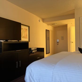 Washington Plaza Hotel - King size bedroom. - Hotels Near Me - Washington, DC, District of Columbia Washington Plaza Hotel - King size bedroom. - Hotels Near Me - Washington, DC, District of Columbia