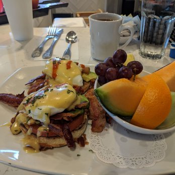 Broken Yolk Cafe - Kudos for the fresh fruit--pineapple, melon, grapes. Yum! - American Near Me - Glendora, California