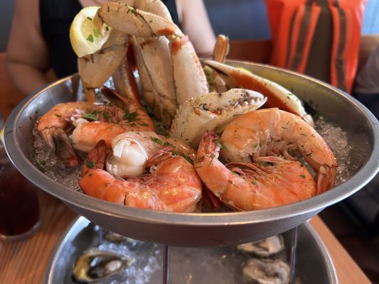 Saltwater Fish House & Oyster Bar by null