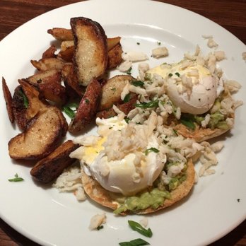 Houlihan's - Crab and egg Benedict - Bars Near Me - Columbus, Georgia