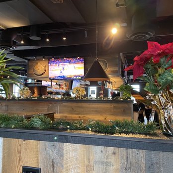 MacKenzie River Pizza, Grill & Pub - Ambiance - American Near Me - Pickerington, Ohio