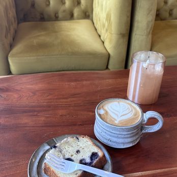 Beans & Dreams Nektarios Place - Plenty of coffee and bakery choices! - Coffee & Tea Near Me - Middletown, Maryland Beans & Dreams Nektarios Place - Plenty of coffee and bakery choices! - Coffee & Tea Near Me - Middletown, Maryland