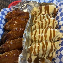 Texas Honey Bee and Roxy Flavor Wings Texas Honey Bee and Roxy Flavor Wings